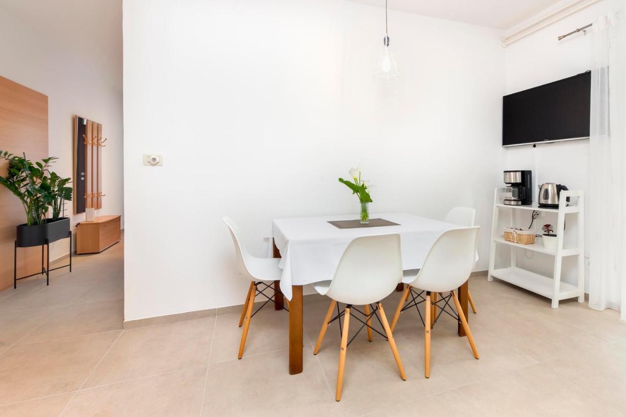 Apartments Magnolia Rovinj Luaran gambar
