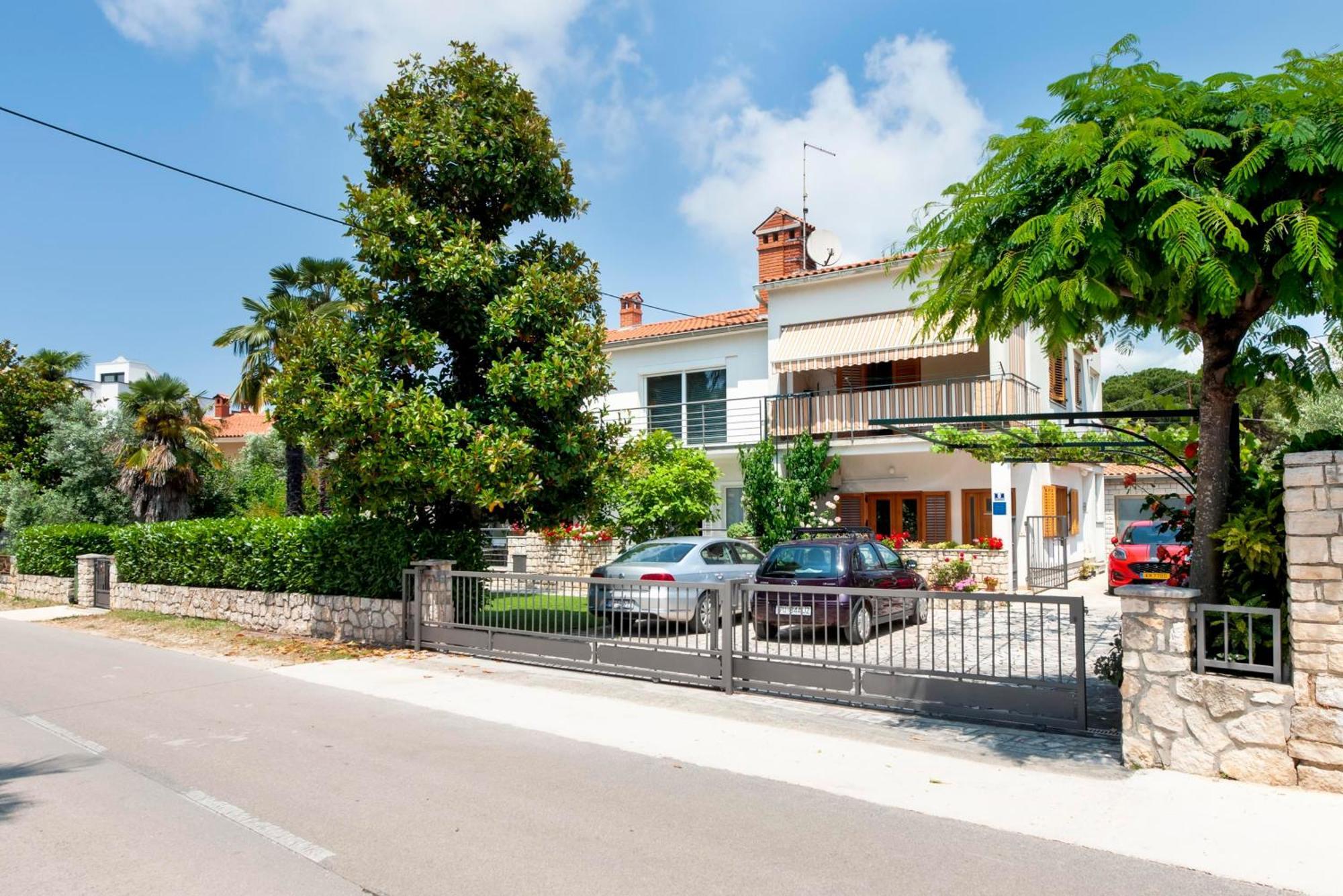 Apartments Magnolia Rovinj Luaran gambar