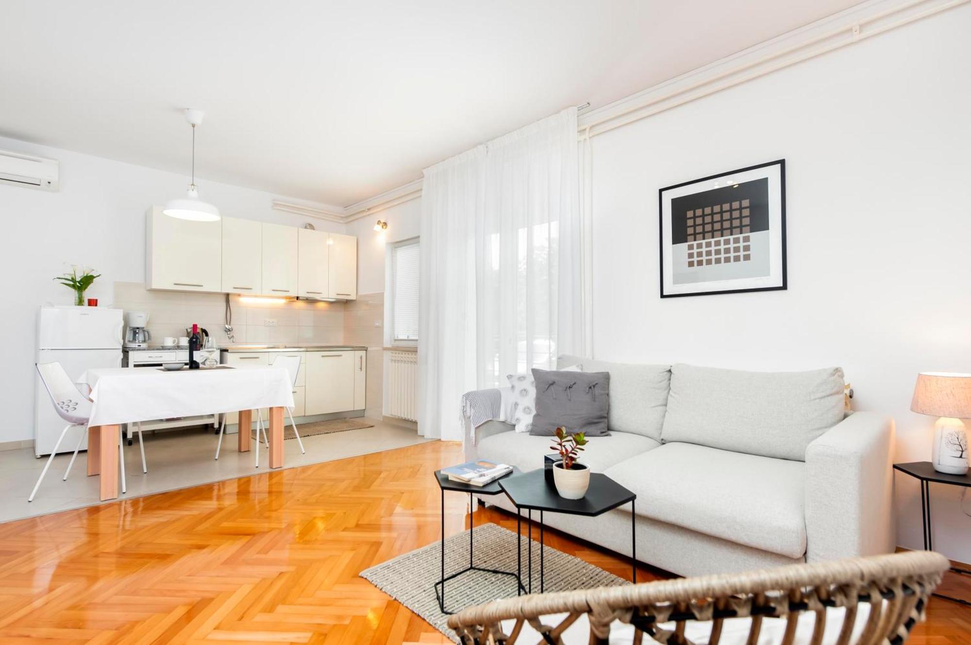 Apartments Magnolia Rovinj Luaran gambar