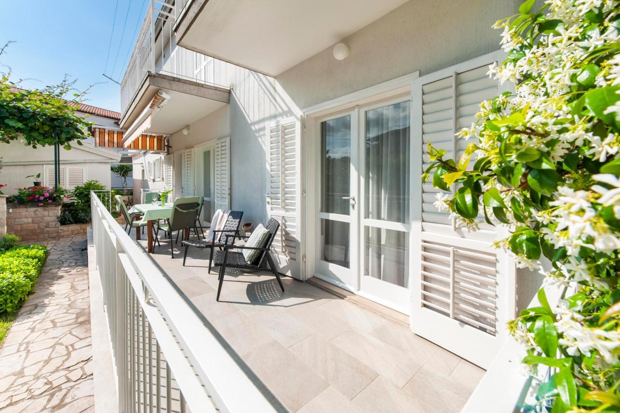 Apartments Magnolia Rovinj Luaran gambar