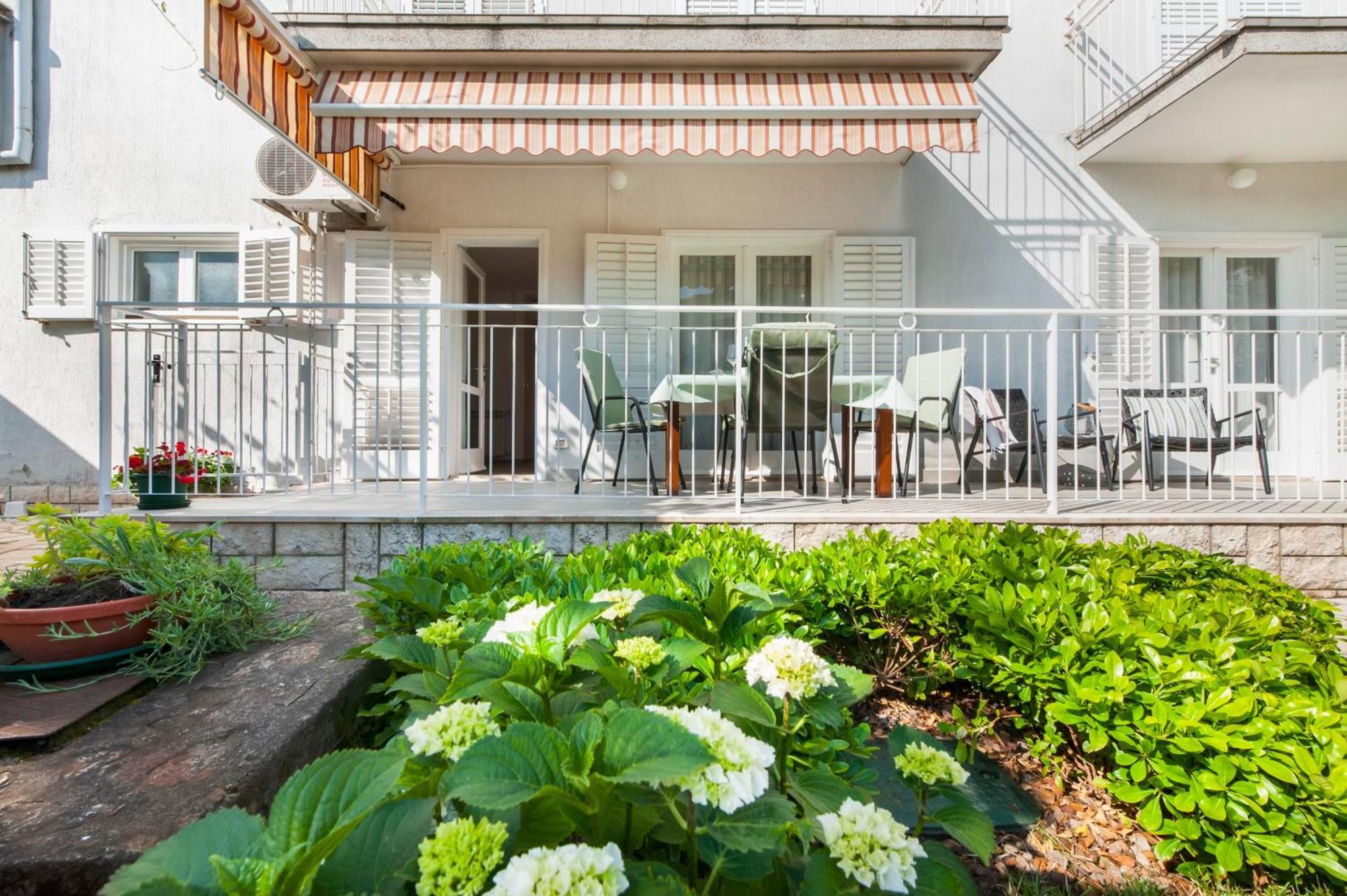 Apartments Magnolia Rovinj Luaran gambar